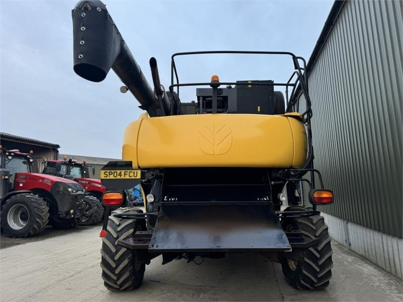 New Holland CR960 c/w 24ft Header **V - Priključak za kombajn: slika New Holland CR960 c/w 24ft Header **V - Priključak za kombajn New Holland CR960 c/w 24ft Header **V - Priključak za kombajn: slika New Holland CR960 c/w 24ft Header **V - Priključak za kombajn