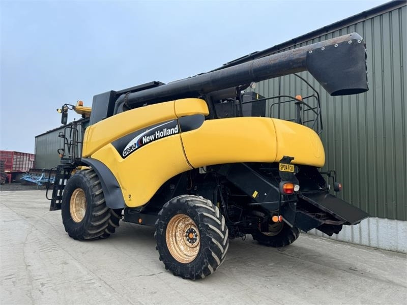 New Holland CR960 c/w 24ft Header **V - Priključak za kombajn: slika New Holland CR960 c/w 24ft Header **V - Priključak za kombajn New Holland CR960 c/w 24ft Header **V - Priključak za kombajn: slika New Holland CR960 c/w 24ft Header **V - Priključak za kombajn