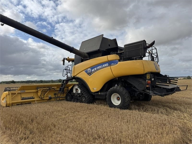 New Holland New Holland CR9090 Rotary Combine **Video Below** - Priključak za kombajn: slika New Holland New Holland CR9090 Rotary Combine **Video Below** - Priključak za kombajn New Holland New Holland CR9090 Rotary Combine **Video Below** - Priključak za kombajn: slika New Holland New Holland CR9090 Rotary Combine **Video Below** - Priključak za kombajn