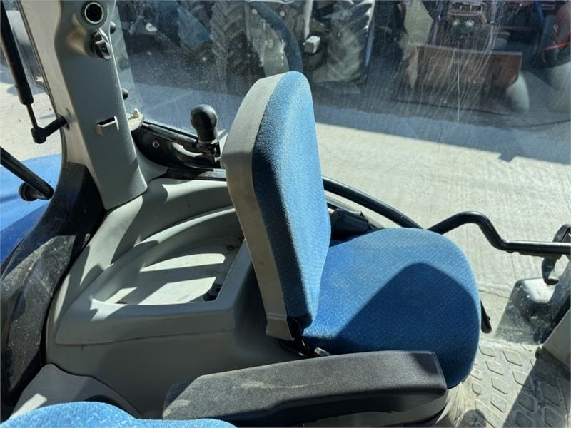 Zakup New Holland New Holland T6080 c/w Herder Cavalier Mid Mount He  New Holland New Holland T6080 c/w Herder Cavalier Mid Mount He: slika Zakup New Holland New Holland T6080 c/w Herder Cavalier Mid Mount He  New Holland New Holland T6080 c/w Herder Cavalier Mid Mount He