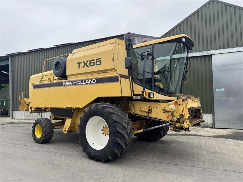 New Holland TX65 c/w 17ft Header - Priključak za kombajn: slika New Holland TX65 c/w 17ft Header - Priključak za kombajn New Holland TX65 c/w 17ft Header - Priključak za kombajn: slika New Holland TX65 c/w 17ft Header - Priključak za kombajn