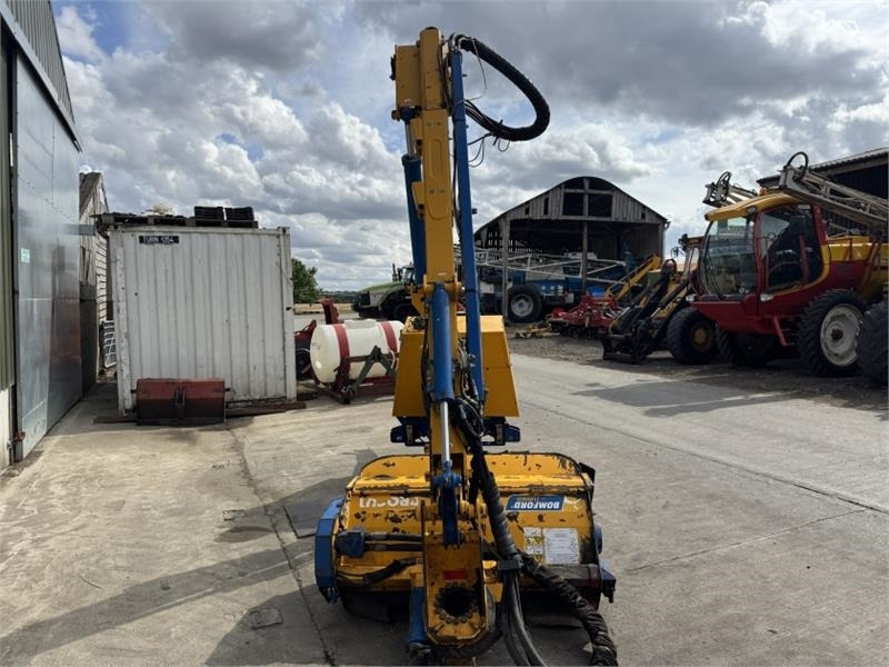 Bomford Turner B81-81T Hedge Cutter  - Šumarska oprema: slika Bomford Turner B81-81T Hedge Cutter  - Šumarska oprema Bomford Turner B81-81T Hedge Cutter  - Šumarska oprema: slika Bomford Turner B81-81T Hedge Cutter  - Šumarska oprema