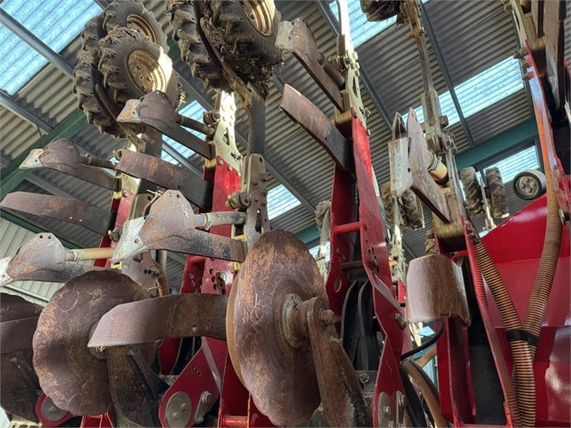 Kombajn i sijačica Sumo 6m DTS Deep Tillage Seeder Trailed Direct Drill: slika Kombajn i sijačica Sumo 6m DTS Deep Tillage Seeder Trailed Direct Drill