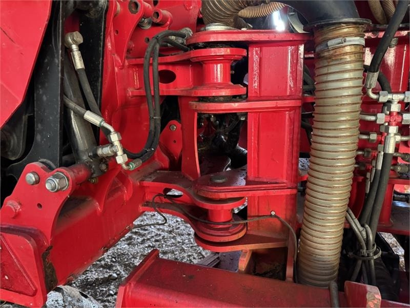 Kombajn i sijačica Sumo 6m DTS Deep Tillage Seeder Trailed Direct Drill: slika Kombajn i sijačica Sumo 6m DTS Deep Tillage Seeder Trailed Direct Drill