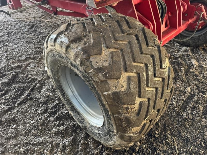 Kombajn i sijačica Sumo 6m DTS Deep Tillage Seeder Trailed Direct Drill: slika Kombajn i sijačica Sumo 6m DTS Deep Tillage Seeder Trailed Direct Drill