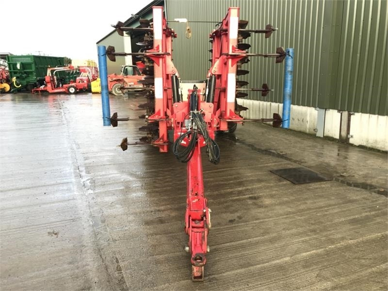 Sumo Sumo Trio 4.5m Trailed Cultivator - Traktorska freza: slika Sumo Sumo Trio 4.5m Trailed Cultivator - Traktorska freza Sumo Sumo Trio 4.5m Trailed Cultivator - Traktorska freza: slika Sumo Sumo Trio 4.5m Trailed Cultivator - Traktorska freza