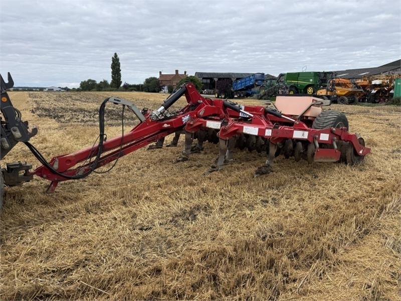 Sumo Trio 4.5m - Traktorska freza: slika Sumo Trio 4.5m - Traktorska freza Sumo Trio 4.5m - Traktorska freza: slika Sumo Trio 4.5m - Traktorska freza