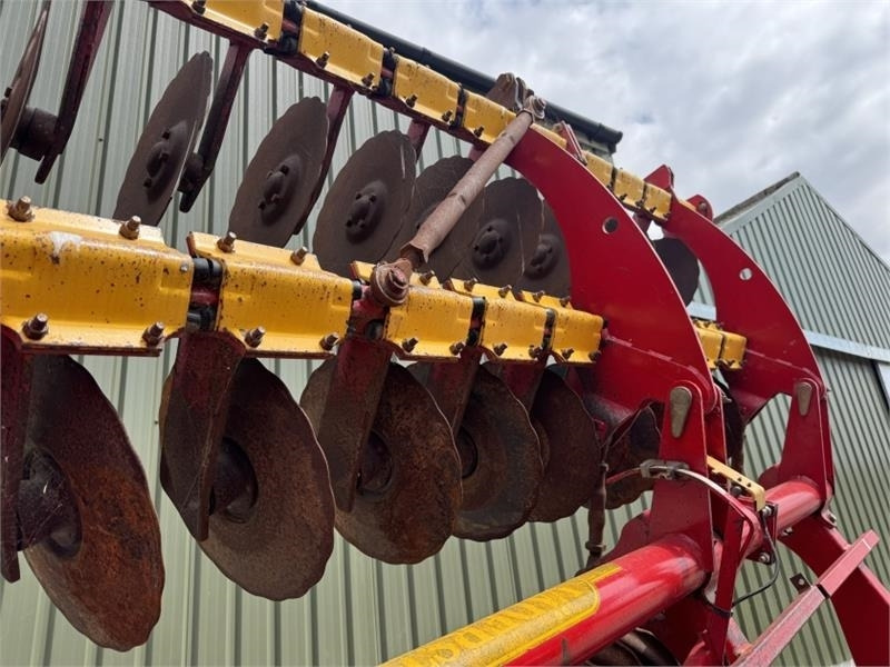 Traktorska freza Vaderstad Carrier 820 Cultivator: slika Traktorska freza Vaderstad Carrier 820 Cultivator Traktorska freza Vaderstad Carrier 820 Cultivator: slika Traktorska freza Vaderstad Carrier 820 Cultivator