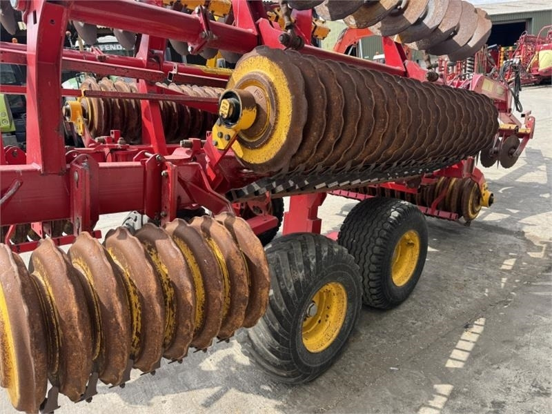 Traktorska freza Vaderstad Carrier 820 Cultivator: slika Traktorska freza Vaderstad Carrier 820 Cultivator Traktorska freza Vaderstad Carrier 820 Cultivator: slika Traktorska freza Vaderstad Carrier 820 Cultivator