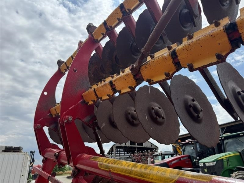 Traktorska freza Vaderstad Carrier 820 Cultivator: slika Traktorska freza Vaderstad Carrier 820 Cultivator Traktorska freza Vaderstad Carrier 820 Cultivator: slika Traktorska freza Vaderstad Carrier 820 Cultivator