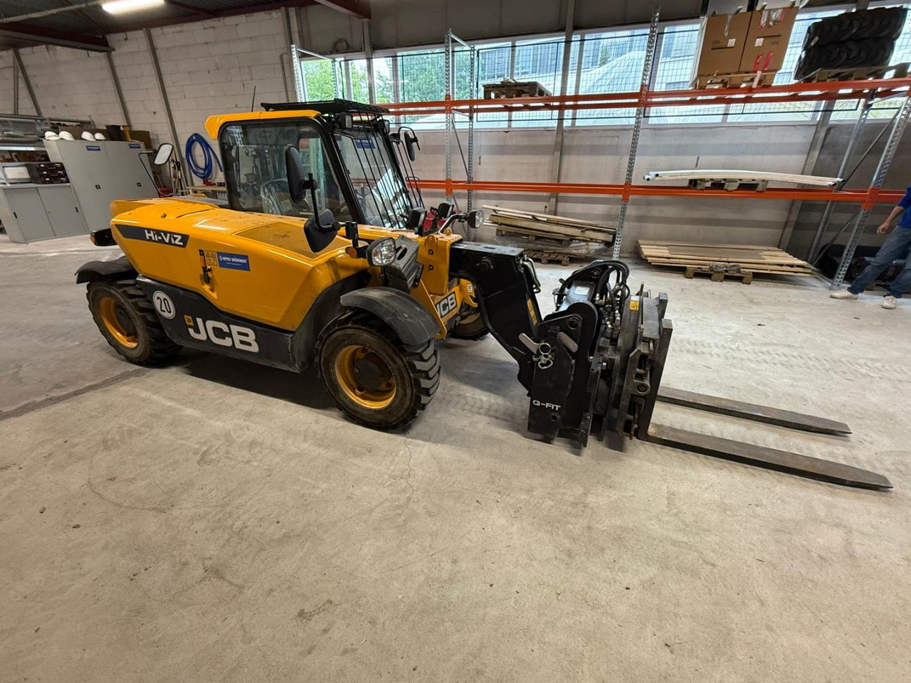 JCB 525-60T5 Hi-Viz - Teleskopski utovarivač na kotačima: slika JCB 525-60T5 Hi-Viz - Teleskopski utovarivač na kotačima JCB 525-60T5 Hi-Viz - Teleskopski utovarivač na kotačima: slika JCB 525-60T5 Hi-Viz - Teleskopski utovarivač na kotačima