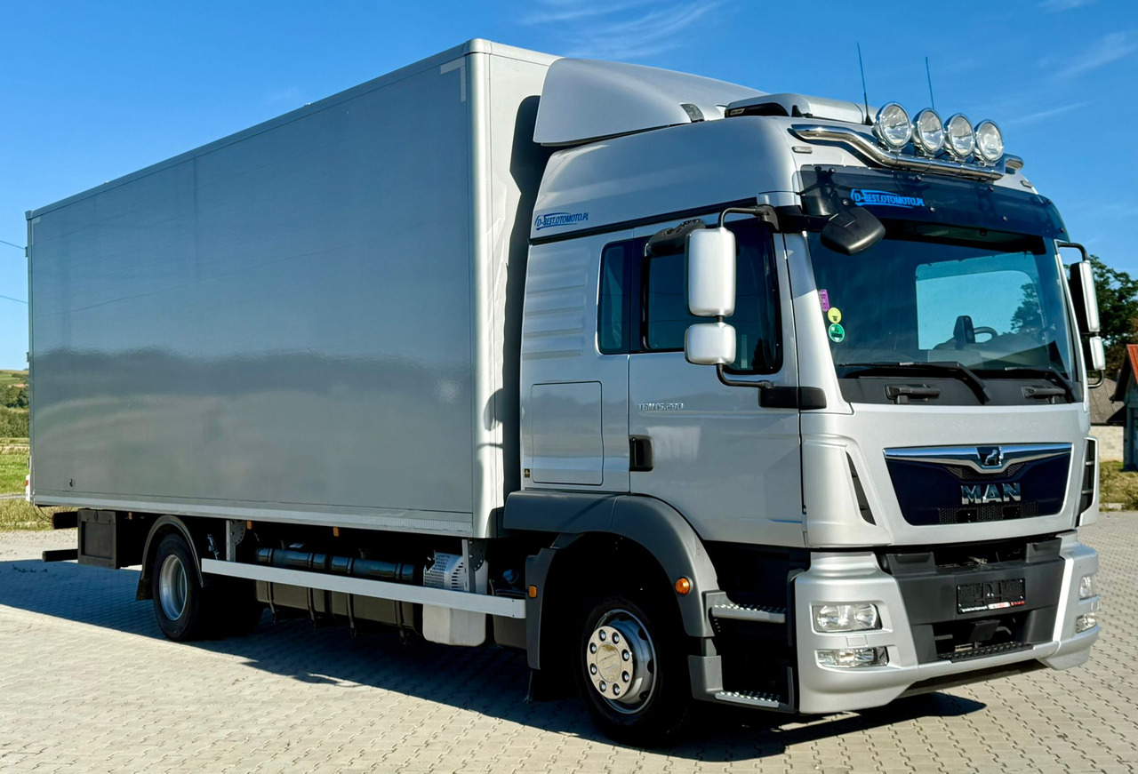 MAN TGM 15.290 / KONTENER / IZOTERMA / AUTOMAT / 7.5 M DŁUGOŚCI / 18 PALET / SYPIALKA / EURO 6 / 2020 ROK / 480 TYS KM / SPROWADZONY - Izotermni kamion: slika MAN TGM 15.290 / KONTENER / IZOTERMA / AUTOMAT / 7.5 M DŁUGOŚCI / 18 PALET / SYPIALKA / EURO 6 / 2020 ROK / 480 TYS KM / SPROWADZONY - Izotermni kamion MAN TGM 15.290 / KONTENER / IZOTERMA / AUTOMAT / 7.5 M DŁUGOŚCI / 18 PALET / SYPIALKA / EURO 6 / 2020 ROK / 480 TYS KM / SPROWADZONY - Izotermni kamion: slika MAN TGM 15.290 / KONTENER / IZOTERMA / AUTOMAT / 7.5 M DŁUGOŚCI / 18 PALET / SYPIALKA / EURO 6 / 2020 ROK / 480 TYS KM / SPROWADZONY - Izotermni kamion