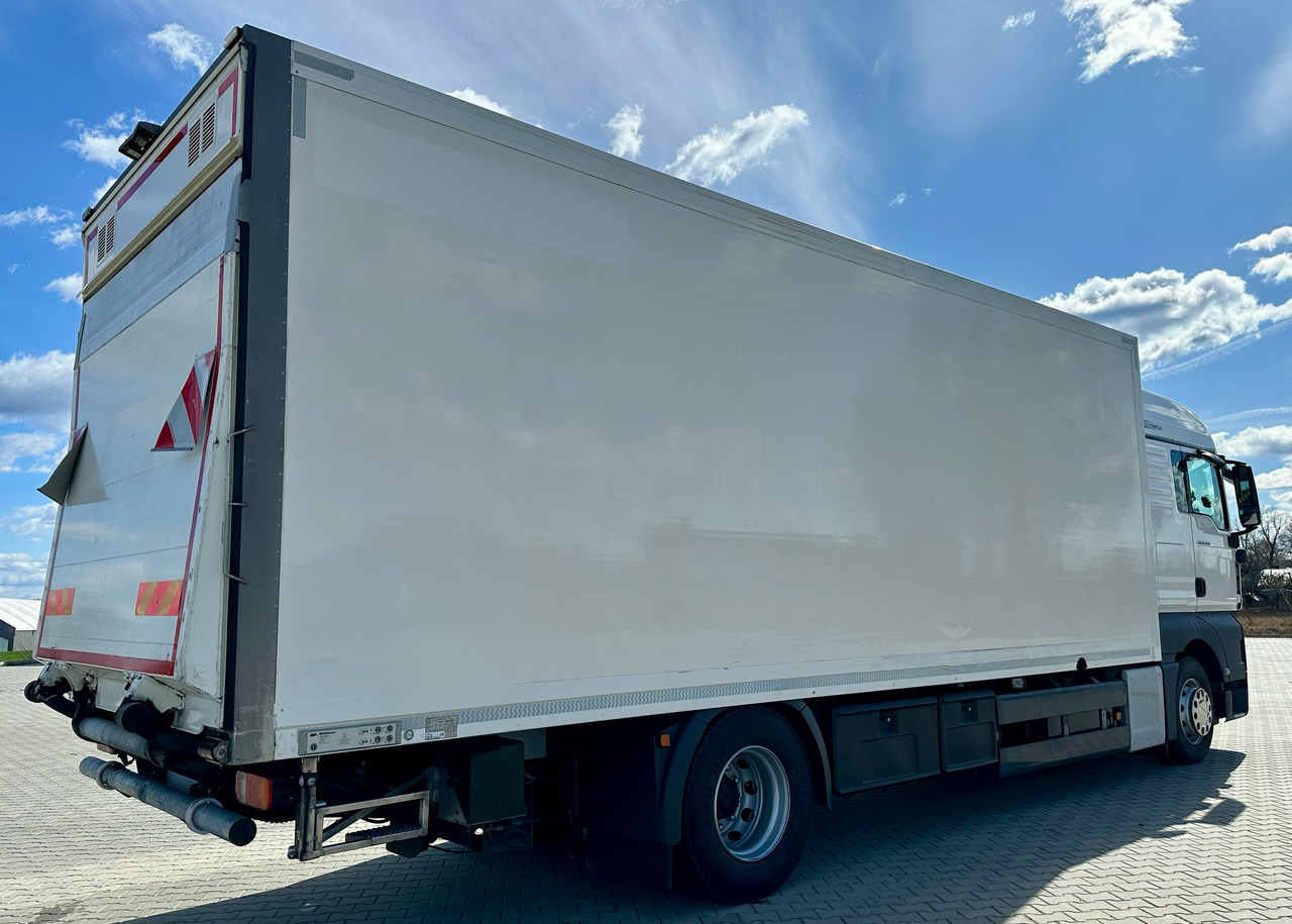 MAN TGX 18.360 / CHŁODNIA / WINDA / AUTOMAT / 19 EUROPALET / THERMO KING / SYPIALKA / SPROWADZONY - Kamion hladnjača: slika MAN TGX 18.360 / CHŁODNIA / WINDA / AUTOMAT / 19 EUROPALET / THERMO KING / SYPIALKA / SPROWADZONY - Kamion hladnjača MAN TGX 18.360 / CHŁODNIA / WINDA / AUTOMAT / 19 EUROPALET / THERMO KING / SYPIALKA / SPROWADZONY - Kamion hladnjača: slika MAN TGX 18.360 / CHŁODNIA / WINDA / AUTOMAT / 19 EUROPALET / THERMO KING / SYPIALKA / SPROWADZONY - Kamion hladnjača