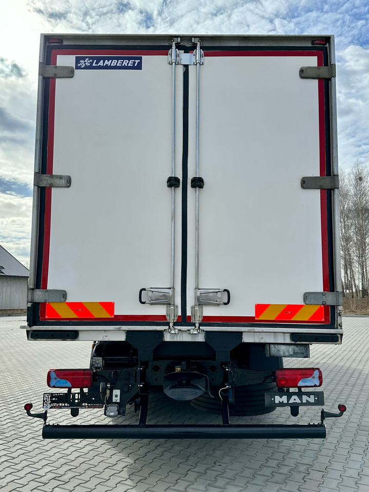 MAN TGX 26.420 / CHŁODNIA / LAMBERET / 18 EUROPALET / 6x2 / 2017 ROK / SYPIALKA - Kamion hladnjača: slika MAN TGX 26.420 / CHŁODNIA / LAMBERET / 18 EUROPALET / 6x2 / 2017 ROK / SYPIALKA - Kamion hladnjača MAN TGX 26.420 / CHŁODNIA / LAMBERET / 18 EUROPALET / 6x2 / 2017 ROK / SYPIALKA - Kamion hladnjača: slika MAN TGX 26.420 / CHŁODNIA / LAMBERET / 18 EUROPALET / 6x2 / 2017 ROK / SYPIALKA - Kamion hladnjača