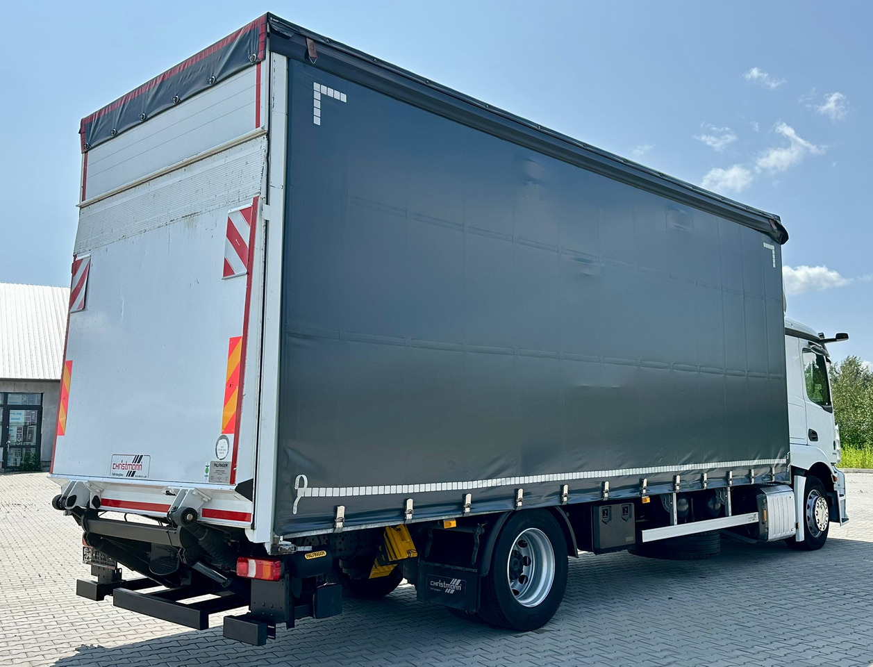 MERCEDES-BENZ ACTROS 1833 / FIRANKA / WINDA / 18 PALET / AUTOMAT / 310 TYS KM / DUŻY SILNIK / 2020 ROK / SYPIALKA - Kamion s ceradom: slika MERCEDES-BENZ ACTROS 1833 / FIRANKA / WINDA / 18 PALET / AUTOMAT / 310 TYS KM / DUŻY SILNIK / 2020 ROK / SYPIALKA - Kamion s ceradom MERCEDES-BENZ ACTROS 1833 / FIRANKA / WINDA / 18 PALET / AUTOMAT / 310 TYS KM / DUŻY SILNIK / 2020 ROK / SYPIALKA - Kamion s ceradom: slika MERCEDES-BENZ ACTROS 1833 / FIRANKA / WINDA / 18 PALET / AUTOMAT / 310 TYS KM / DUŻY SILNIK / 2020 ROK / SYPIALKA - Kamion s ceradom