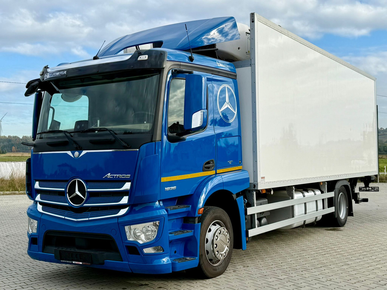 MERCEDES-BENZ ACTROS 1836 / CHŁODNIA / WINDA / 18 PALET / SILNIK 10677 cm3 / CARRIER / SYPIALKA / AUTOMAT / 2018 ROK - Kamion hladnjača: slika MERCEDES-BENZ ACTROS 1836 / CHŁODNIA / WINDA / 18 PALET / SILNIK 10677 cm3 / CARRIER / SYPIALKA / AUTOMAT / 2018 ROK - Kamion hladnjača MERCEDES-BENZ ACTROS 1836 / CHŁODNIA / WINDA / 18 PALET / SILNIK 10677 cm3 / CARRIER / SYPIALKA / AUTOMAT / 2018 ROK - Kamion hladnjača: slika MERCEDES-BENZ ACTROS 1836 / CHŁODNIA / WINDA / 18 PALET / SILNIK 10677 cm3 / CARRIER / SYPIALKA / AUTOMAT / 2018 ROK - Kamion hladnjača