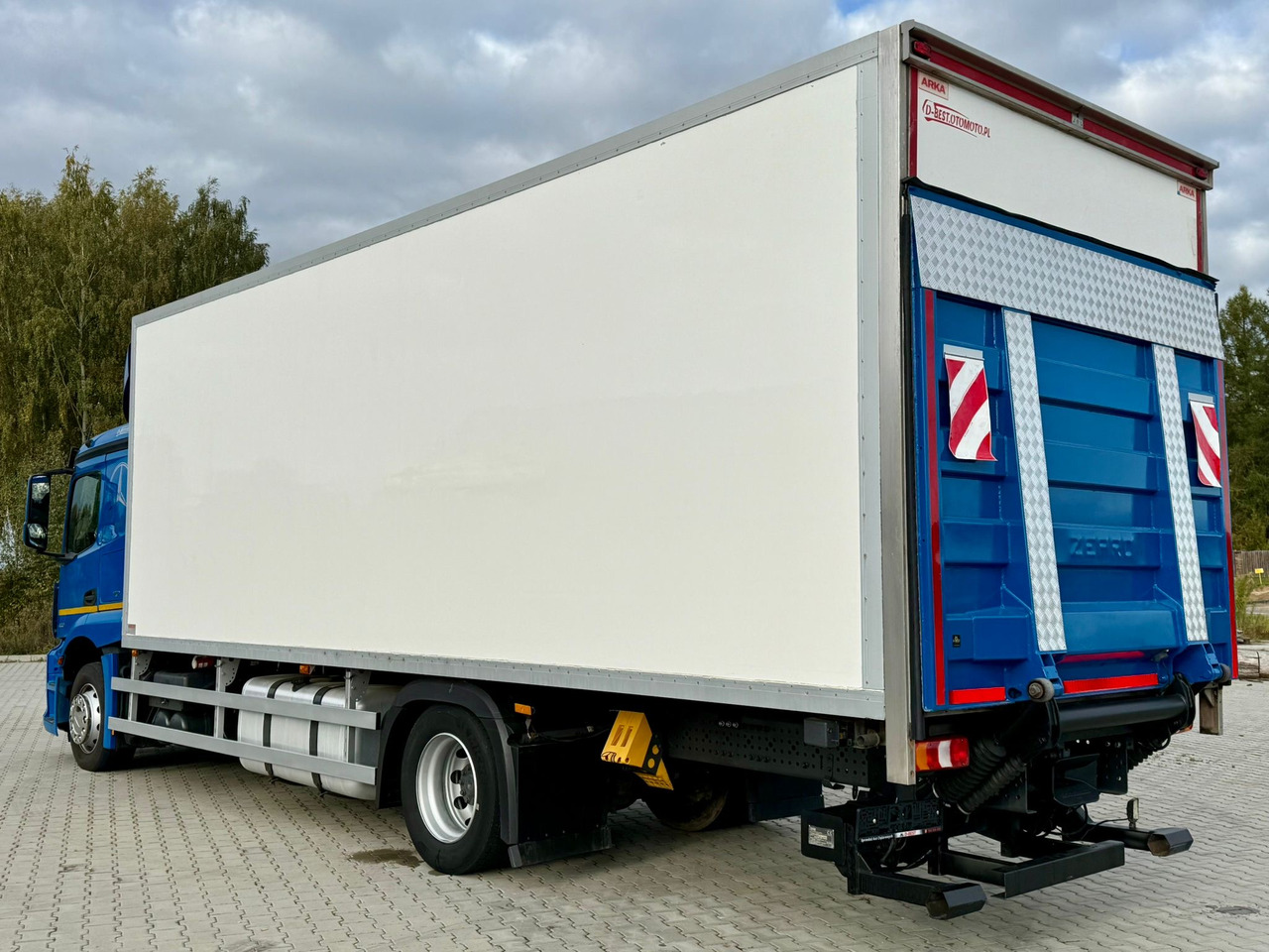 MERCEDES-BENZ ACTROS 1836 / CHŁODNIA / WINDA / 18 PALET / SILNIK 10677 cm3 / CARRIER / SYPIALKA / AUTOMAT / 2018 ROK - Kamion hladnjača: slika MERCEDES-BENZ ACTROS 1836 / CHŁODNIA / WINDA / 18 PALET / SILNIK 10677 cm3 / CARRIER / SYPIALKA / AUTOMAT / 2018 ROK - Kamion hladnjača MERCEDES-BENZ ACTROS 1836 / CHŁODNIA / WINDA / 18 PALET / SILNIK 10677 cm3 / CARRIER / SYPIALKA / AUTOMAT / 2018 ROK - Kamion hladnjača: slika MERCEDES-BENZ ACTROS 1836 / CHŁODNIA / WINDA / 18 PALET / SILNIK 10677 cm3 / CARRIER / SYPIALKA / AUTOMAT / 2018 ROK - Kamion hladnjača
