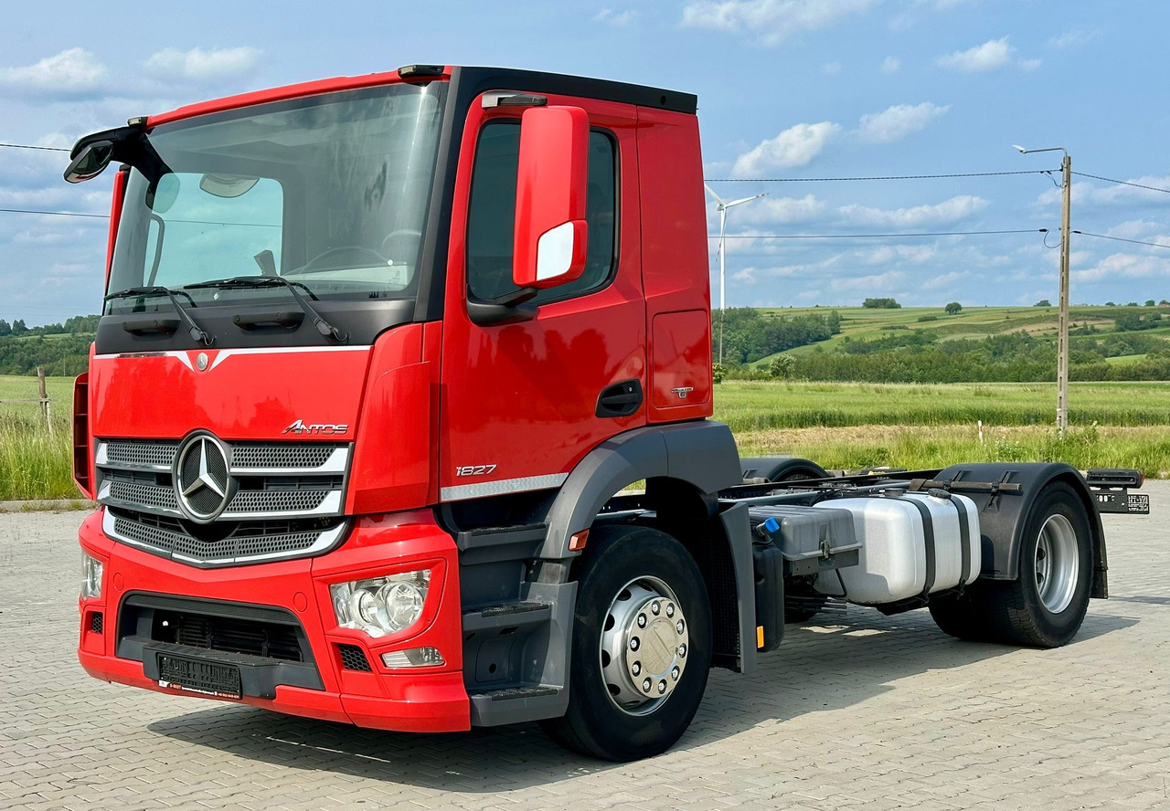 MERCEDES-BENZ ANTOS 1827 / DO ZABUDOWY / ROZSTAW OSI 3.8 M / EURO 6 / WYWROTKA / BECZKA / UTRZYMANIE DRÓG / HAKOWIEC / Z NIEMIEC - Kamion-šasija: slika MERCEDES-BENZ ANTOS 1827 / DO ZABUDOWY / ROZSTAW OSI 3.8 M / EURO 6 / WYWROTKA / BECZKA / UTRZYMANIE DRÓG / HAKOWIEC / Z NIEMIEC - Kamion-šasija MERCEDES-BENZ ANTOS 1827 / DO ZABUDOWY / ROZSTAW OSI 3.8 M / EURO 6 / WYWROTKA / BECZKA / UTRZYMANIE DRÓG / HAKOWIEC / Z NIEMIEC - Kamion-šasija: slika MERCEDES-BENZ ANTOS 1827 / DO ZABUDOWY / ROZSTAW OSI 3.8 M / EURO 6 / WYWROTKA / BECZKA / UTRZYMANIE DRÓG / HAKOWIEC / Z NIEMIEC - Kamion-šasija
