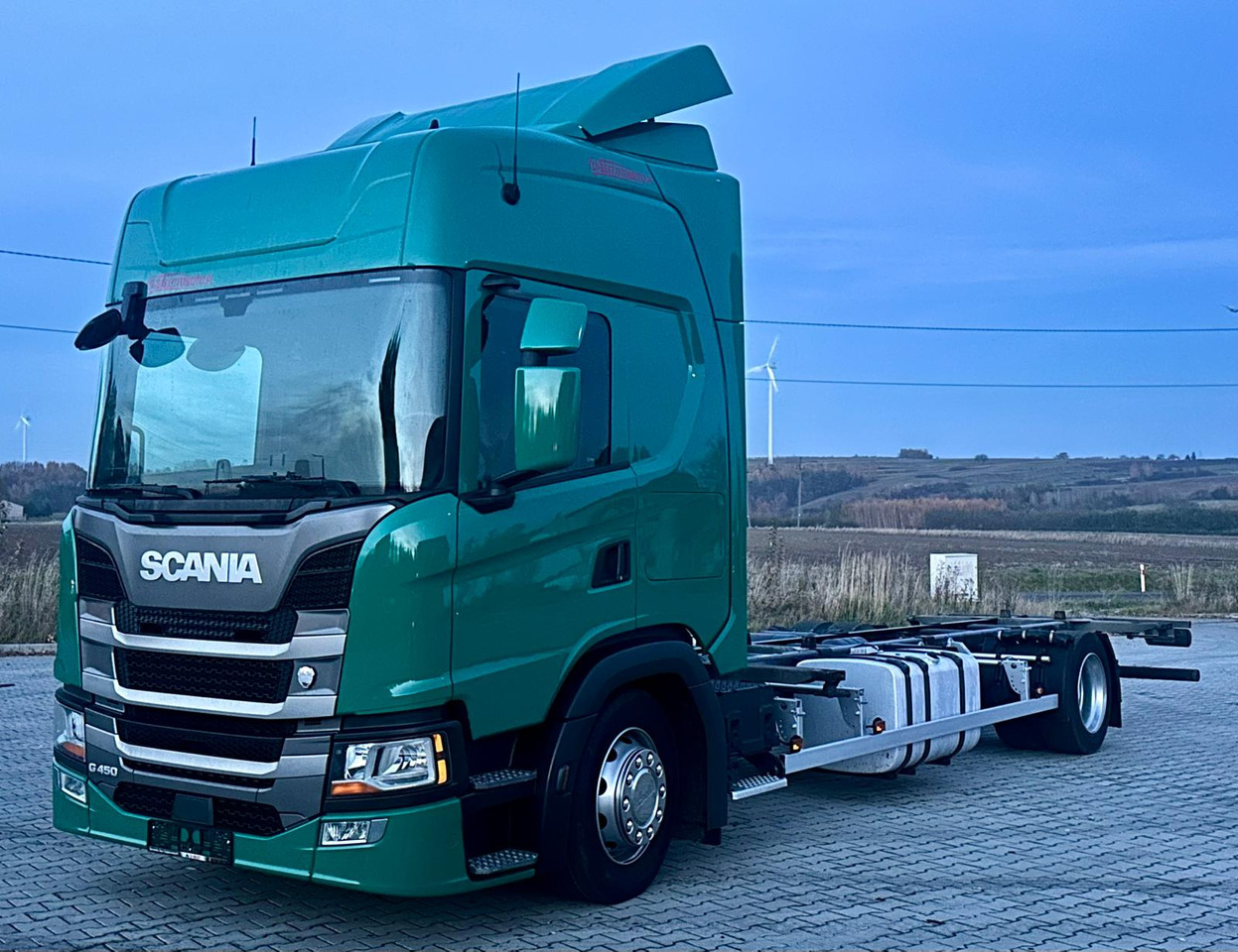 SCANIA G450 / RAMA DO ZABUDOWY / ROZSTAW 5.75 / AUTOMAT / SYPIALKA - Kamion-šasija: slika SCANIA G450 / RAMA DO ZABUDOWY / ROZSTAW 5.75 / AUTOMAT / SYPIALKA - Kamion-šasija SCANIA G450 / RAMA DO ZABUDOWY / ROZSTAW 5.75 / AUTOMAT / SYPIALKA - Kamion-šasija: slika SCANIA G450 / RAMA DO ZABUDOWY / ROZSTAW 5.75 / AUTOMAT / SYPIALKA - Kamion-šasija