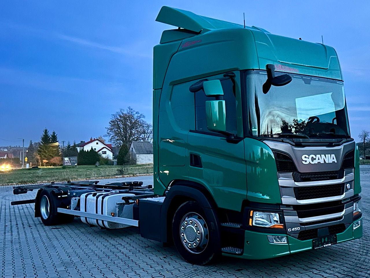 SCANIA G450 / RAMA DO ZABUDOWY / ROZSTAW 5.75 / AUTOMAT / SYPIALKA - Kamion-šasija: slika SCANIA G450 / RAMA DO ZABUDOWY / ROZSTAW 5.75 / AUTOMAT / SYPIALKA - Kamion-šasija SCANIA G450 / RAMA DO ZABUDOWY / ROZSTAW 5.75 / AUTOMAT / SYPIALKA - Kamion-šasija: slika SCANIA G450 / RAMA DO ZABUDOWY / ROZSTAW 5.75 / AUTOMAT / SYPIALKA - Kamion-šasija