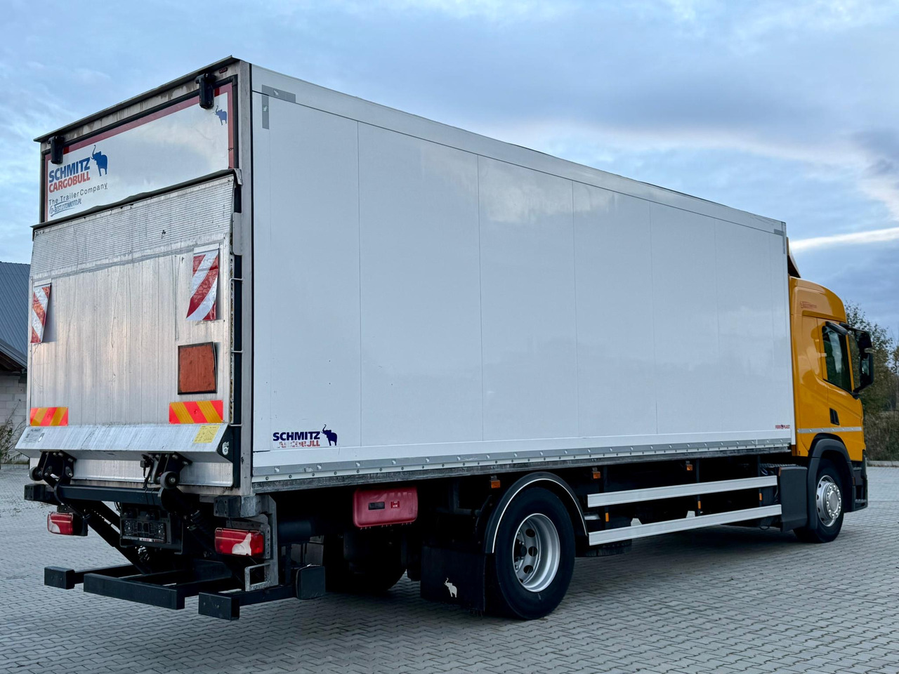 SCANIA P220 / IZOTERMA / WINDA / SCHMITZ / 18 PALET / SILNIK 6 / SYPIALKA / 2019 ROK / NISKI PRZEBIEG - Izotermni kamion: slika SCANIA P220 / IZOTERMA / WINDA / SCHMITZ / 18 PALET / SILNIK 6 / SYPIALKA / 2019 ROK / NISKI PRZEBIEG - Izotermni kamion SCANIA P220 / IZOTERMA / WINDA / SCHMITZ / 18 PALET / SILNIK 6 / SYPIALKA / 2019 ROK / NISKI PRZEBIEG - Izotermni kamion: slika SCANIA P220 / IZOTERMA / WINDA / SCHMITZ / 18 PALET / SILNIK 6 / SYPIALKA / 2019 ROK / NISKI PRZEBIEG - Izotermni kamion