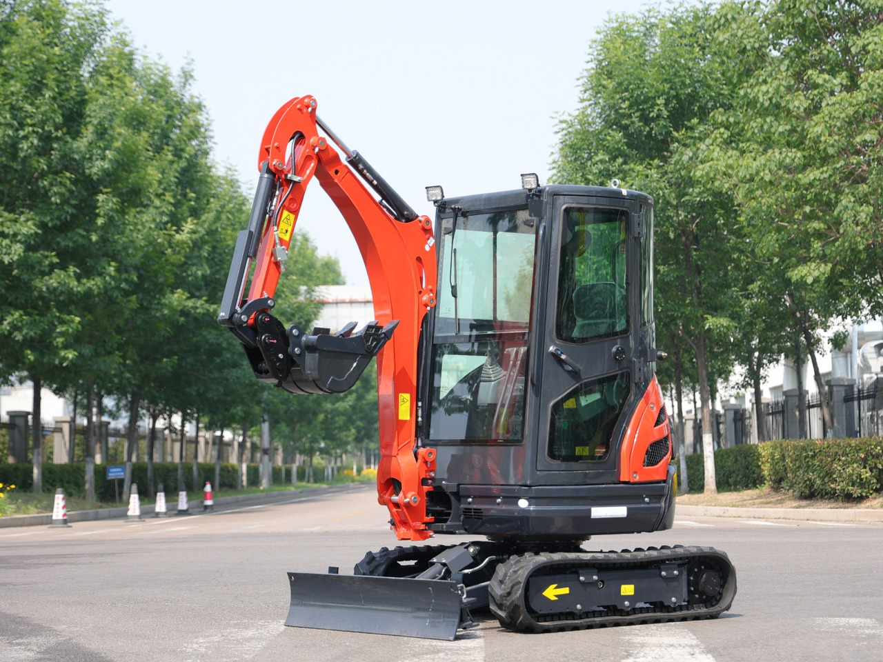 KUBOTA Diesel Mini excavator 2.5 Ton - Müller Machinery MB 25 Plus - VKSH - Mini bager: slika KUBOTA Diesel Mini excavator 2.5 Ton - Müller Machinery MB 25 Plus - VKSH - Mini bager KUBOTA Diesel Mini excavator 2.5 Ton - Müller Machinery MB 25 Plus - VKSH - Mini bager: slika KUBOTA Diesel Mini excavator 2.5 Ton - Müller Machinery MB 25 Plus - VKSH - Mini bager