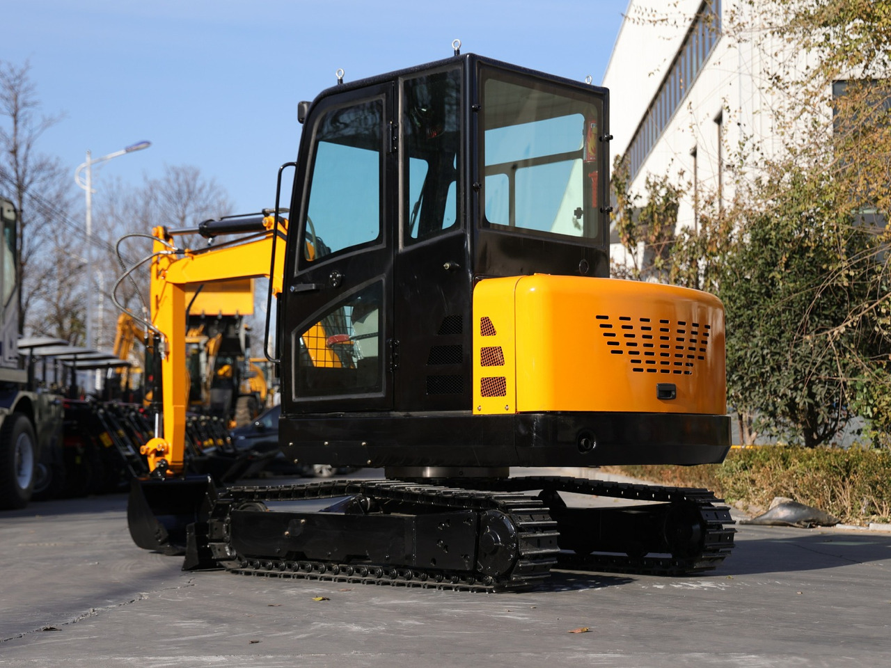 KUBOTA Diesel Mini excavator 3.5 Ton - Müller Machinery MB 35 - VKSH - Mini bager: slika KUBOTA Diesel Mini excavator 3.5 Ton - Müller Machinery MB 35 - VKSH - Mini bager KUBOTA Diesel Mini excavator 3.5 Ton - Müller Machinery MB 35 - VKSH - Mini bager: slika KUBOTA Diesel Mini excavator 3.5 Ton - Müller Machinery MB 35 - VKSH - Mini bager