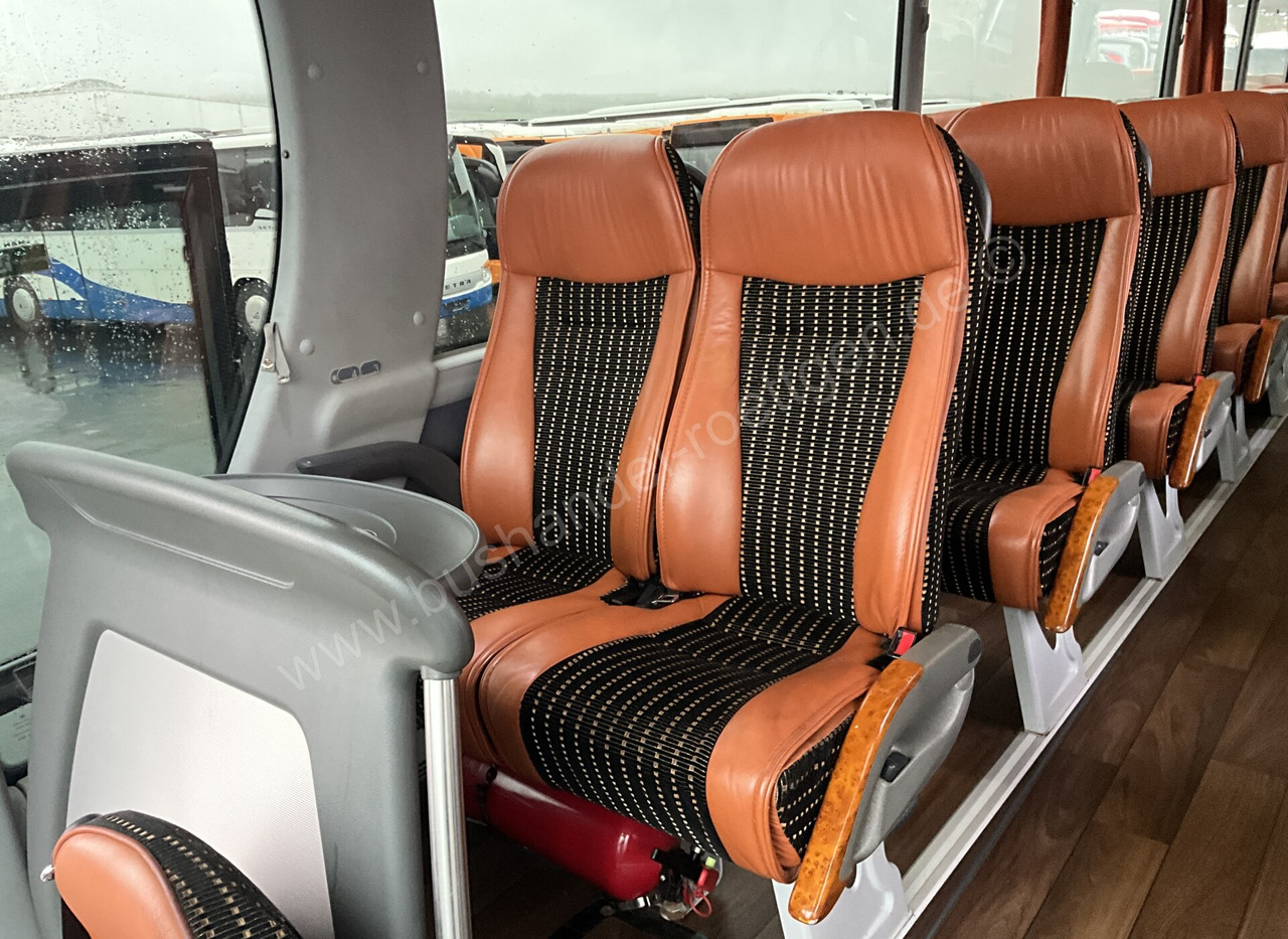 Turistički autobus MAN R09: slika Turistički autobus MAN R09