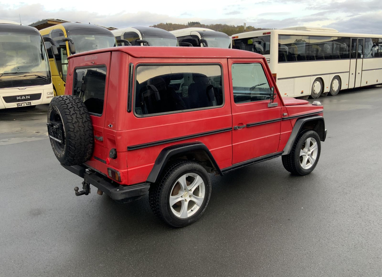 Mercedes-Benz G 300 - SUV: slika Mercedes-Benz G 300 - SUV Mercedes-Benz G 300 - SUV: slika Mercedes-Benz G 300 - SUV
