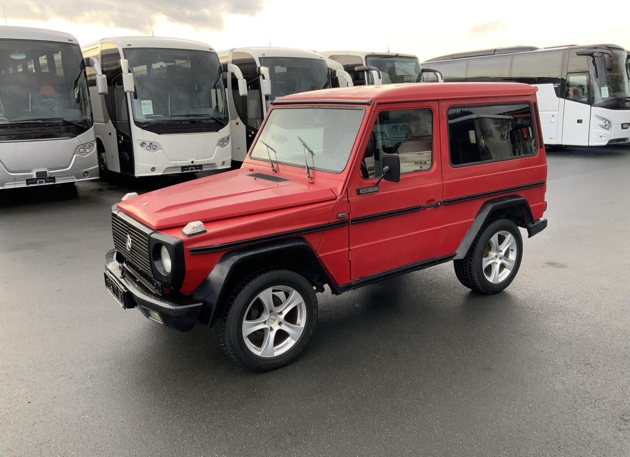 Mercedes-Benz G 300 - SUV: slika Mercedes-Benz G 300 - SUV Mercedes-Benz G 300 - SUV: slika Mercedes-Benz G 300 - SUV