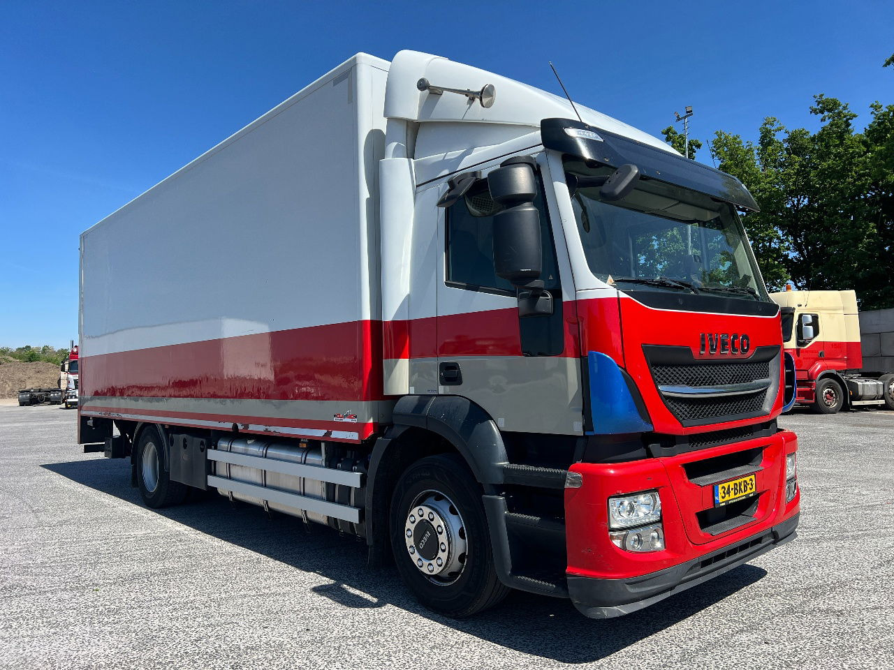 Iveco Stralis 310 AD, 19Ton, Euro 6 - Kamion sandučar: slika Iveco Stralis 310 AD, 19Ton, Euro 6 - Kamion sandučar Iveco Stralis 310 AD, 19Ton, Euro 6 - Kamion sandučar: slika Iveco Stralis 310 AD, 19Ton, Euro 6 - Kamion sandučar