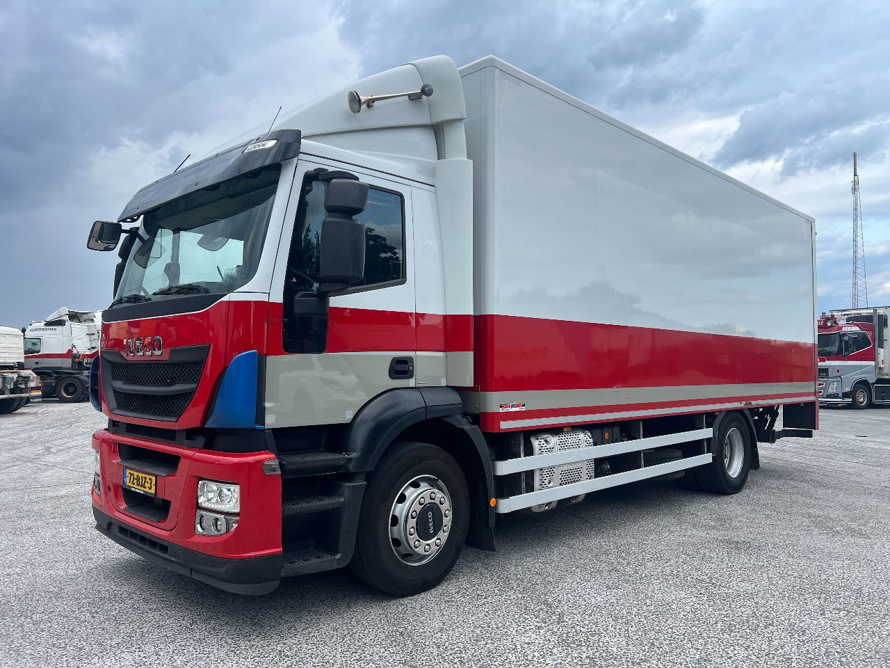 Iveco Stralis 310 AD, 19Ton, Euro 6 - Kamion sandučar: slika Iveco Stralis 310 AD, 19Ton, Euro 6 - Kamion sandučar Iveco Stralis 310 AD, 19Ton, Euro 6 - Kamion sandučar: slika Iveco Stralis 310 AD, 19Ton, Euro 6 - Kamion sandučar