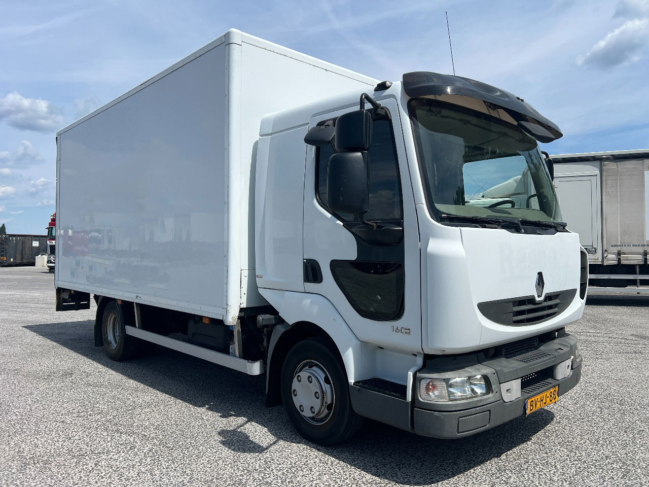 Renault Midliner 160 Manual - Kamion sandučar: slika Renault Midliner 160 Manual - Kamion sandučar Renault Midliner 160 Manual - Kamion sandučar: slika Renault Midliner 160 Manual - Kamion sandučar