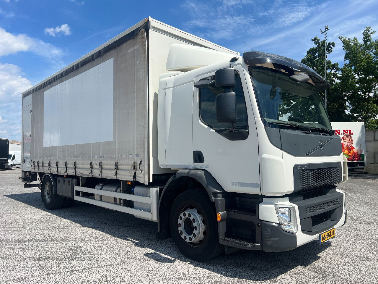 Volvo FE 250 Euro 6, 19T - Kamion s ceradom: slika Volvo FE 250 Euro 6, 19T - Kamion s ceradom Volvo FE 250 Euro 6, 19T - Kamion s ceradom: slika Volvo FE 250 Euro 6, 19T - Kamion s ceradom