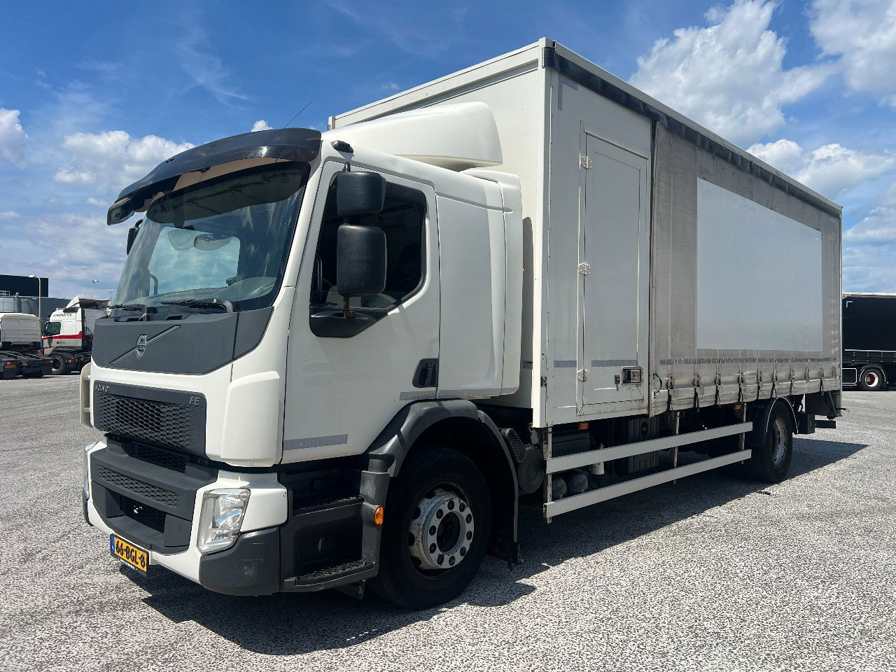 Volvo FE 250 Euro 6, 19T - Kamion s ceradom: slika Volvo FE 250 Euro 6, 19T - Kamion s ceradom Volvo FE 250 Euro 6, 19T - Kamion s ceradom: slika Volvo FE 250 Euro 6, 19T - Kamion s ceradom