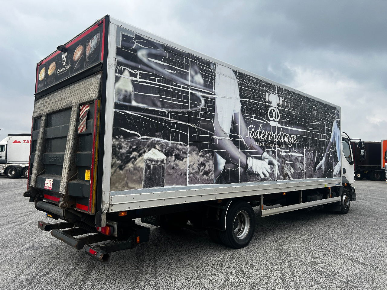 Volvo FL 12.240 Euro 5, NL truck - Kamion sandučar: slika Volvo FL 12.240 Euro 5, NL truck - Kamion sandučar Volvo FL 12.240 Euro 5, NL truck - Kamion sandučar: slika Volvo FL 12.240 Euro 5, NL truck - Kamion sandučar