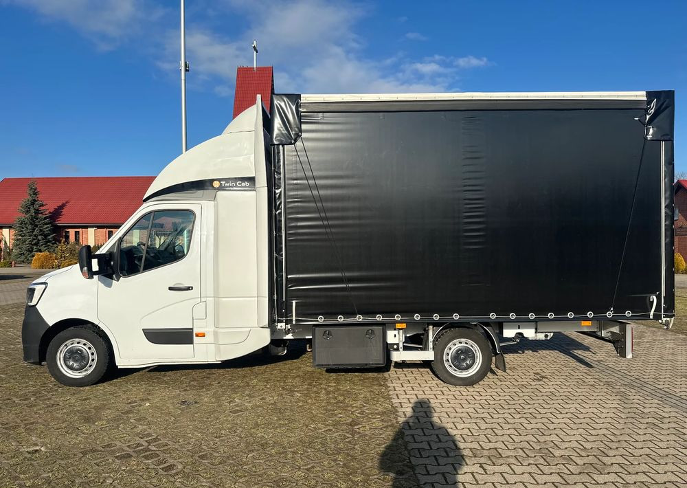 Dostavno vozilo s ceradom Renault Master: slika Dostavno vozilo s ceradom Renault Master
