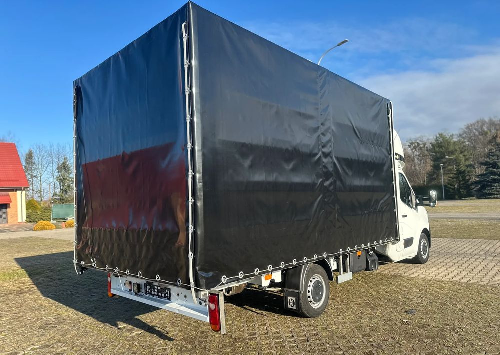 Dostavno vozilo s ceradom Renault Master: slika Dostavno vozilo s ceradom Renault Master