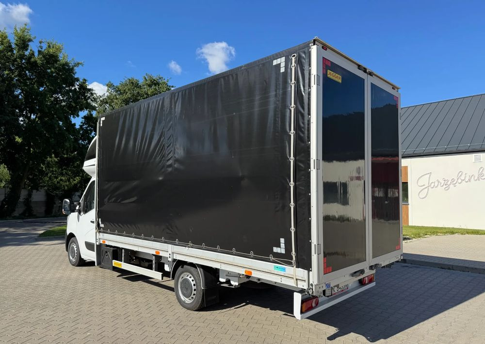 Dostavno vozilo s ceradom Renault Master: slika Dostavno vozilo s ceradom Renault Master