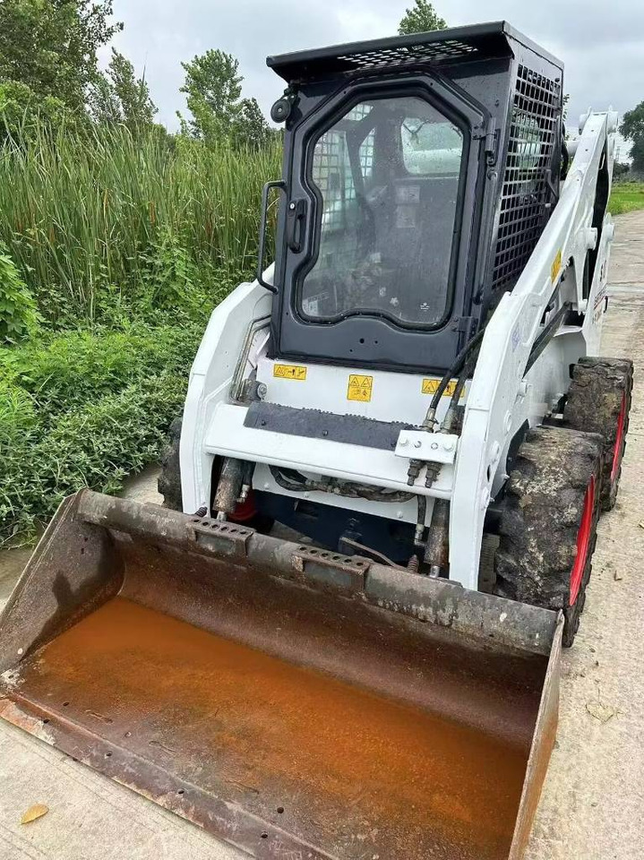 Bobcat S 18 - Mini utovarivač: slika Bobcat S 18 - Mini utovarivač Bobcat S 18 - Mini utovarivač: slika Bobcat S 18 - Mini utovarivač