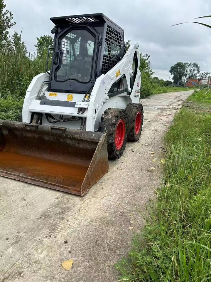 Bobcat S 18 - Mini utovarivač: slika Bobcat S 18 - Mini utovarivač Bobcat S 18 - Mini utovarivač: slika Bobcat S 18 - Mini utovarivač