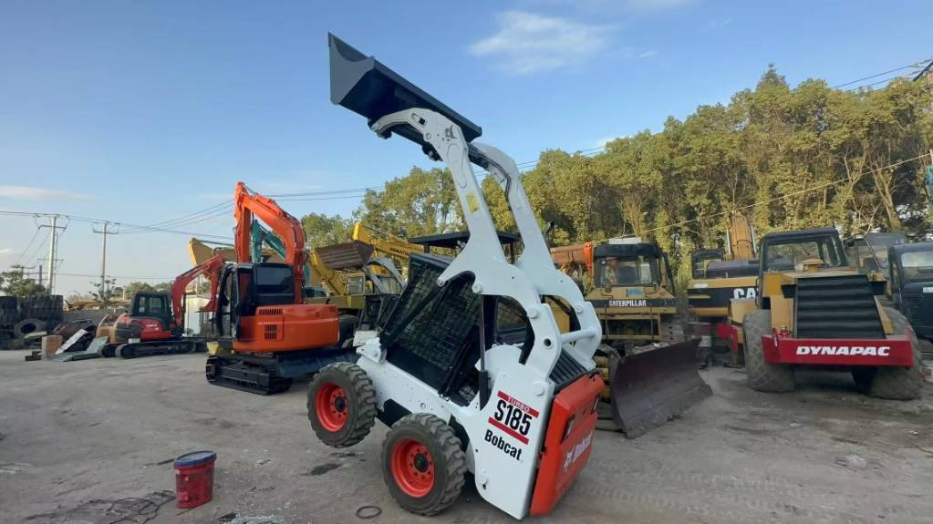 Bobcat S 185 - Mini utovarivač: slika Bobcat S 185 - Mini utovarivač Bobcat S 185 - Mini utovarivač: slika Bobcat S 185 - Mini utovarivač