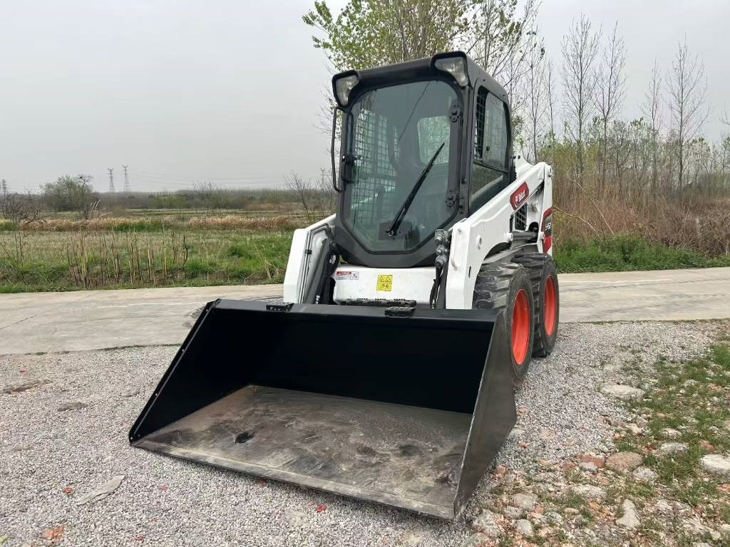 Bobcat S 450 - Mini utovarivač: slika Bobcat S 450 - Mini utovarivač Bobcat S 450 - Mini utovarivač: slika Bobcat S 450 - Mini utovarivač