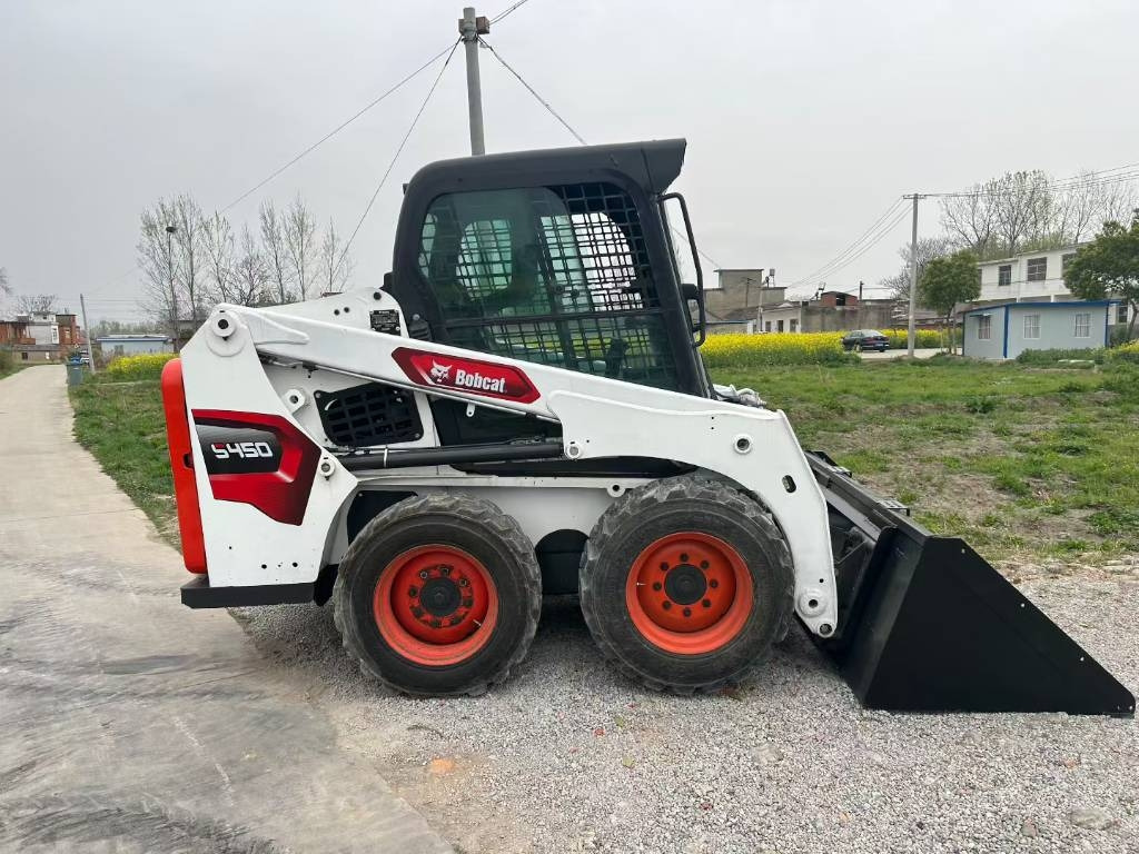 Bobcat S 450 - Mini utovarivač: slika Bobcat S 450 - Mini utovarivač Bobcat S 450 - Mini utovarivač: slika Bobcat S 450 - Mini utovarivač
