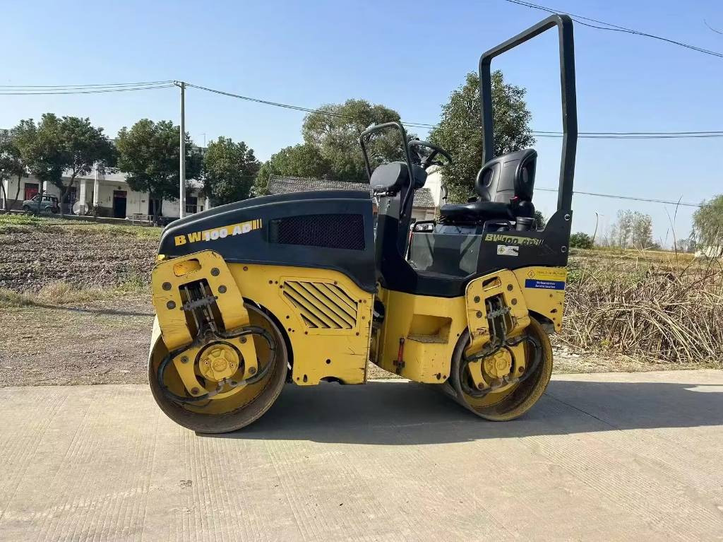 Bomag BW 100 AD - Cestovni valjak: slika Bomag BW 100 AD - Cestovni valjak Bomag BW 100 AD - Cestovni valjak: slika Bomag BW 100 AD - Cestovni valjak