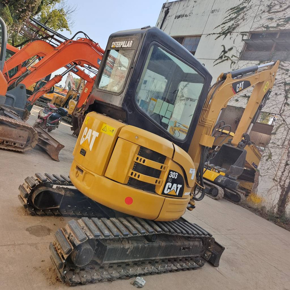 CAT 303 CR - Mini bager: slika CAT 303 CR - Mini bager CAT 303 CR - Mini bager: slika CAT 303 CR - Mini bager