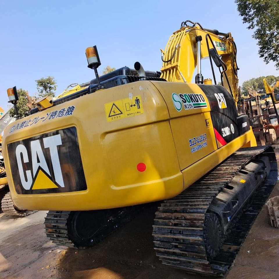 CAT 320 D2 - Bager gusjeničar: slika CAT 320 D2 - Bager gusjeničar CAT 320 D2 - Bager gusjeničar: slika CAT 320 D2 - Bager gusjeničar