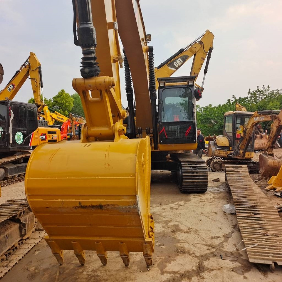 CAT 320 D2 - Bager gusjeničar: slika CAT 320 D2 - Bager gusjeničar CAT 320 D2 - Bager gusjeničar: slika CAT 320 D2 - Bager gusjeničar