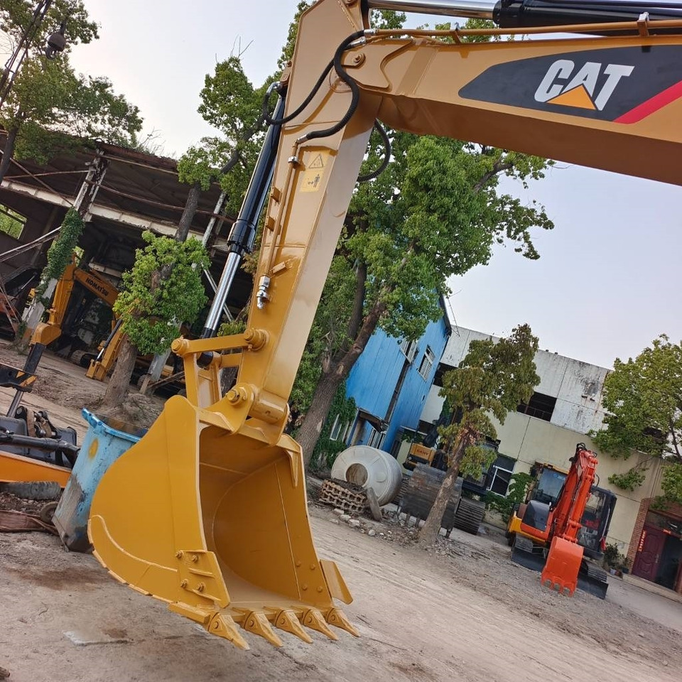 CAT 320 D2L - Bager gusjeničar: slika CAT 320 D2L - Bager gusjeničar CAT 320 D2L - Bager gusjeničar: slika CAT 320 D2L - Bager gusjeničar