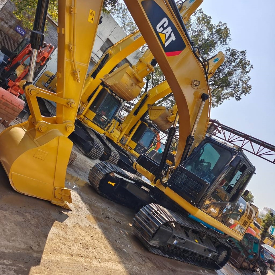 CAT 320D2 - Bager gusjeničar: slika CAT 320D2 - Bager gusjeničar CAT 320D2 - Bager gusjeničar: slika CAT 320D2 - Bager gusjeničar